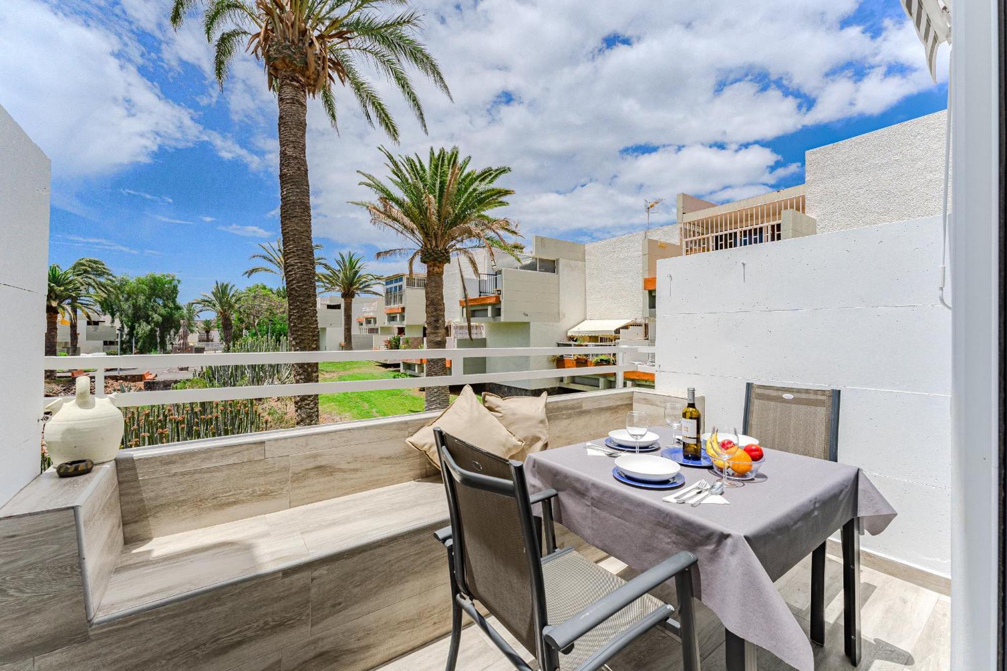 Primavera Tranquil Retreat 2-Bedroom Apartment With Balcony, Garden View & Fiber Wifi Arona  Exterior photo