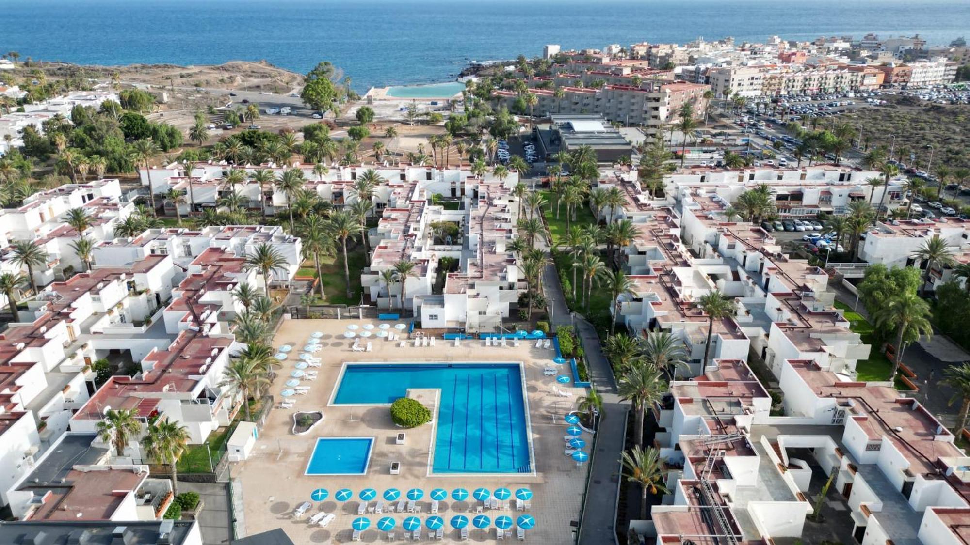 Primavera Tranquil Retreat 2-Bedroom Apartment With Balcony, Garden View & Fiber Wifi Arona  Exterior photo